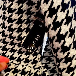 Girls black and white houndstooth coat size 10-12. NWT